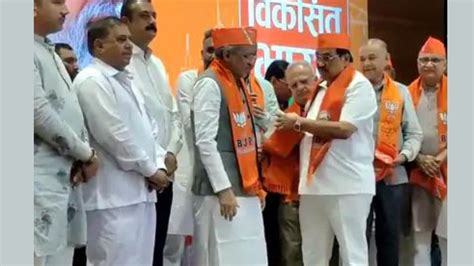 Gujarat Congress Veteran Arjun Modhwadia And Ambrish Der Join Bjp In