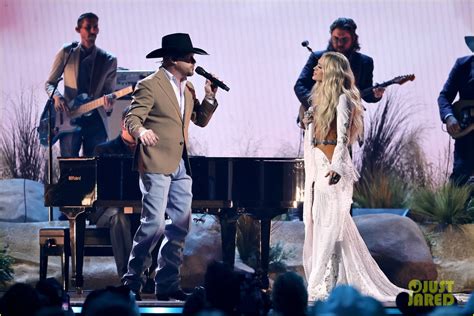 Carrie Underwood Makes Appearance At Cma Awards 2024 For Im Gonna