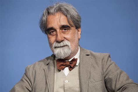 Beppe Vessicchio tutto sul direttore d orchestra più amato della tv