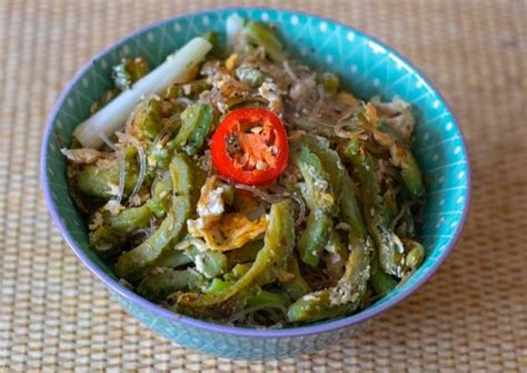 Stir Fried Bitter Gourd With Glass Noodles Recipe By Yui Miles Cookpad