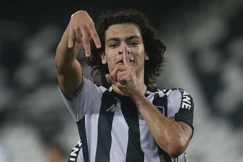 Matheus Nascimento Comemora Gol Pelo Botafogo Primeiro De Muitos