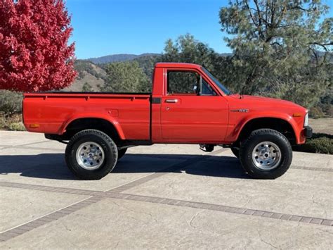 Toyota Pickup Hilux Deluxe Jdm X Truck Survivor Pre Tacoma And