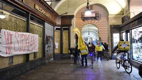 Firenze I Rider Scioperano Dopo La Morte Di Sebastian Galassi