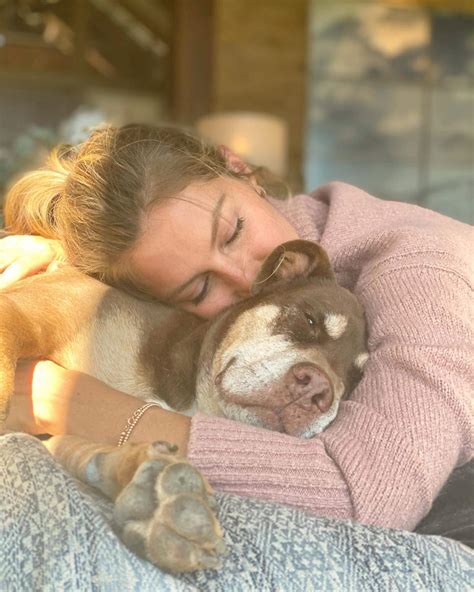 Gisele B Ndchen E Tom Brady Enfrentam A Perda De Um Membro Amado Da