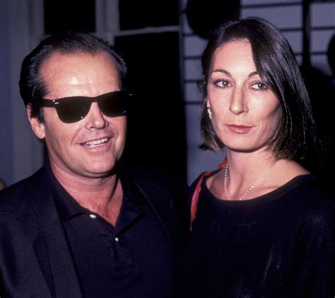 Anjelica Huston Once Hit Jack Nicholson For Getting Other Woman Pregnant