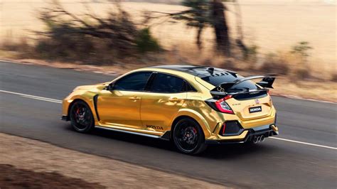 Honda Wrapped A Civic Type R And Nsx In Gold To Celebrate Its 50th