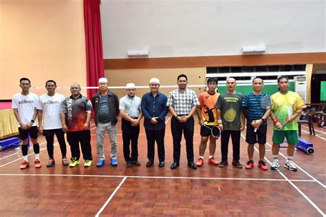 Berita Terkini Penyampaian Hadiah Perlawanan Badminton