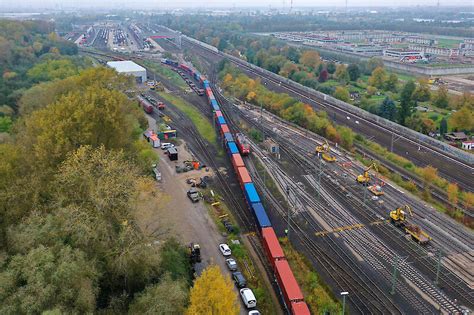 Port Of Hamburg Neue Containerzugverbindung Zwischen Hamburg Und