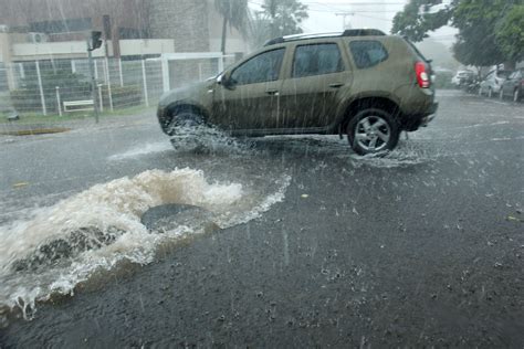 Frente fria avança e traz chuvas para MS