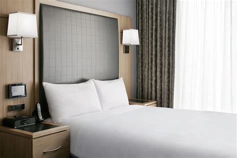 Rooms & Suites Near World Trade Center | Club Quarters Hotel