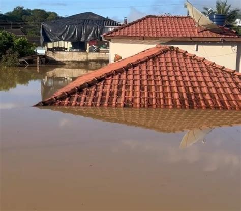 Imagens Impressionantes Mostram Estragos E Alagamentos Em Tai