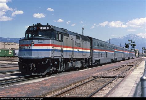 Amtrak F40PH - Amtrak Photo (36099042) - Fanpop
