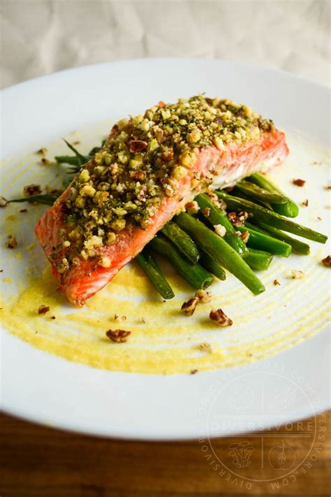 honey-dijon-baked-salmon-vertical | diversivore