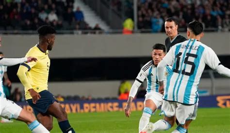 Argentina venció 1 0 a Ecuador con un gol de Lionel Messi en las