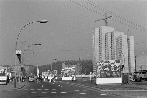 DDR Fotoarchiv Berlin Hochhausfassade Im Ortsteil Friedrichshain In