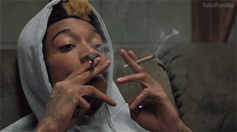 Smoke Cigarettes Smoke Cigarettes Khalifa Discover Share GIFs