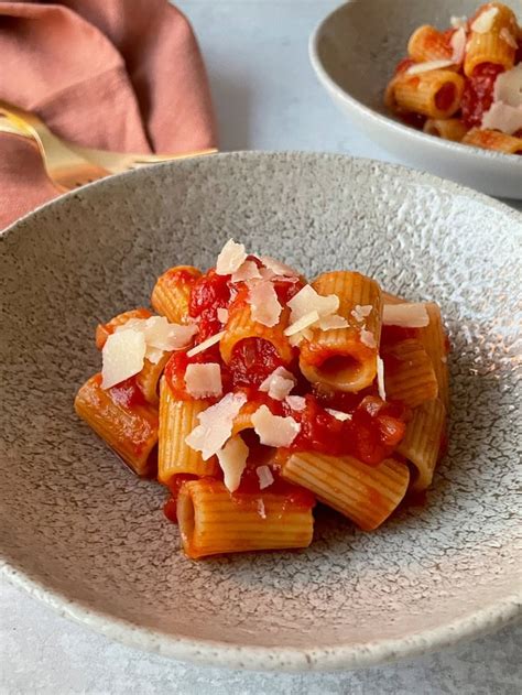 Authentic Italian Tomato Sauce Sugo Al Pomodoro Italian Kitchen Confessions