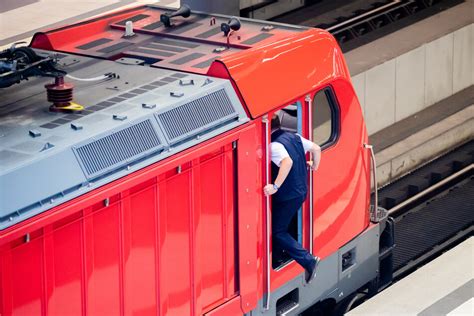 Deutsche Bahn verfehlt Pünktlichkeitsziel für 2023 deutlich