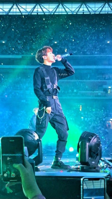 Pin Em Hoseok Con Traje De Dior