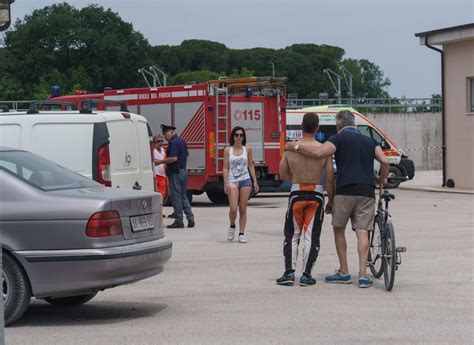 Fermo Paracadutista Morto A San Marco Alle Paludi Tre Indagati Per