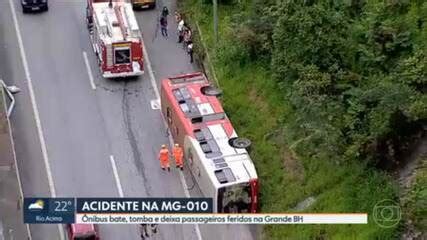 Ônibus bate em poste tomba e deixa feridos na MG 010 na Grande BH