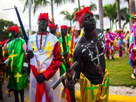 Dominican Music and Folklore - Lopesan Costa Bávaro