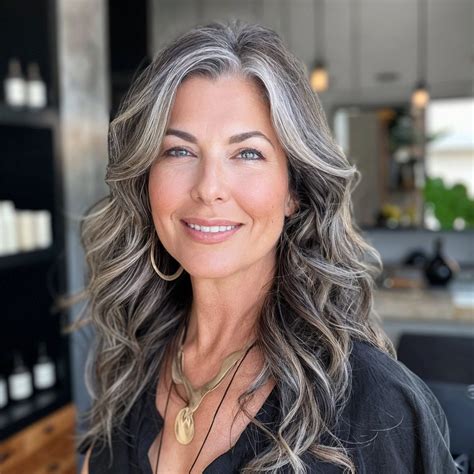 Silver hair highlights are the hottest trend for all ages 45