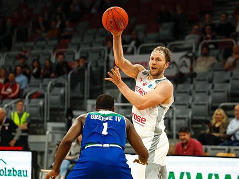 Basketball Brose Bamberg Gewinnt Im Fiba Europe Cup Gegen Wloclawek