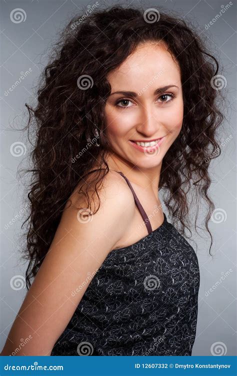 Retrato Del Brunette Animado Foto De Archivo Imagen De Retrato Pelo