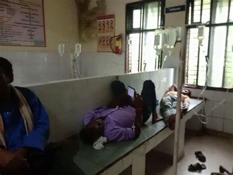 Patients Are Not Getting Beds In The District Hospital Treatment Is Being Done By Lying On The