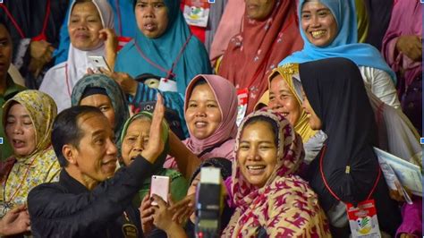 Jokowi Mari Terus Gelorakan Semangat Juang Ibu Kartini News Liputan