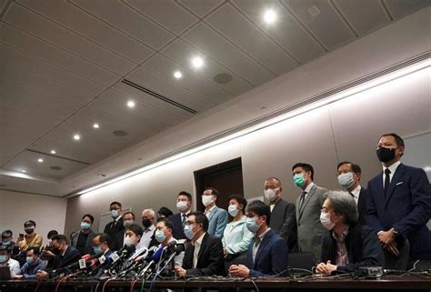 Hong Kongs Pro Democracy Lawmakers To Resign En Masse