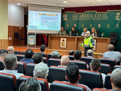 La Guardia Civil celebra una reunión informativa con las Hermandades