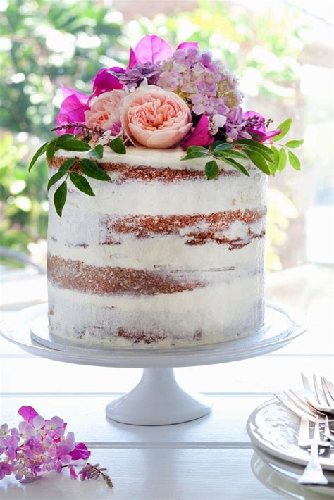 Naked Cake für eine Hochzeit Bilder kaufen 12312931 StockFood