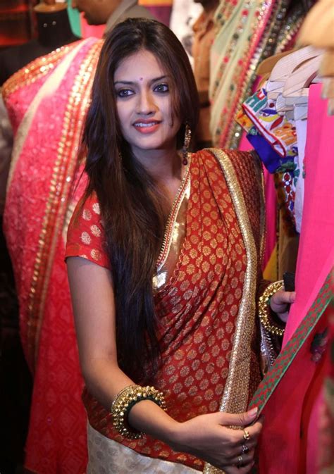 Nusrat Jahan In Saree Veethi Indian Beauty Desi Beauty India Beauty