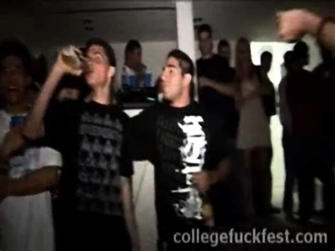 Lesbo College Whores Lick Pussy