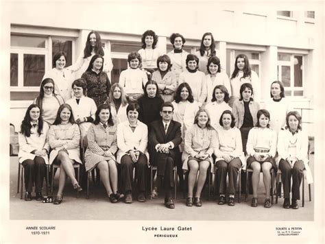 Photo de classe Terminale 11 de 1971 Collège Laure Gatet Copains d avant