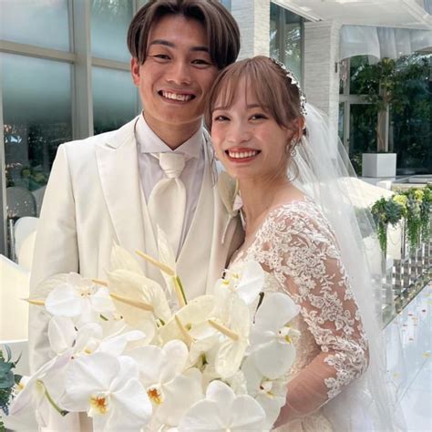 サッカー日本代表fw上田綺世選手とモデル由布菜月さんの結婚式の様子を公開♡igでの2ショットが素敵すぎる〜！ Dressy ドレシー