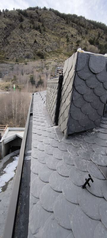 Toiture Couverture Ardoise Et Zinc Noir Projet Andorre Bati Reno