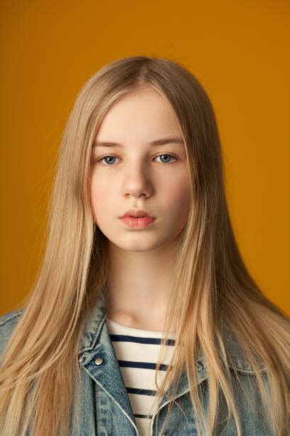 12 Year Old Girl Models Pics Banco De Fotos E Imágenes De Stock Istock