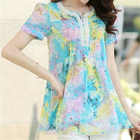 19 Baju Blouse Flower Yang Banyak Di Cari