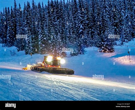 Snow Cat Groomer Hi Res Stock Photography And Images Alamy