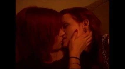 Amateur Redhead Passionate Lesbo Kiss XHamster