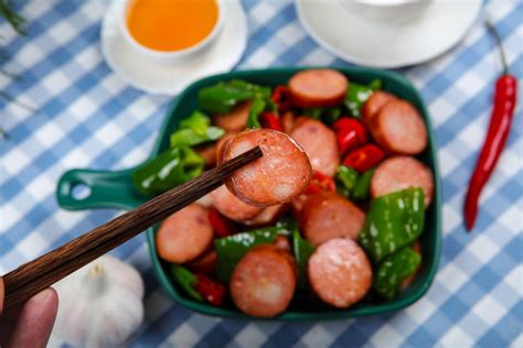 香辣美味的炒红肠 小吃美食 食品餐饮 摄影素材 汇图网