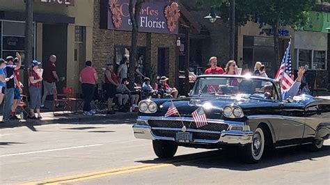 A Salute To American Courage And Valor Appleton Flag Day Parade