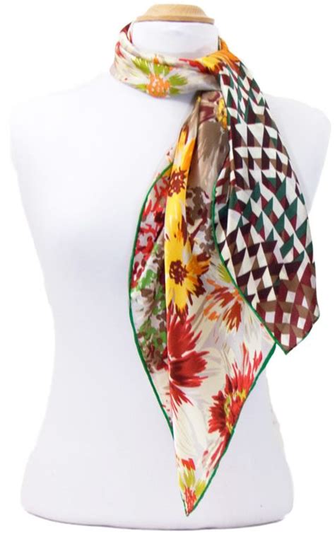 Foulard En Soie Satin Orange Bouquet Premium X Cm Foulard Carr