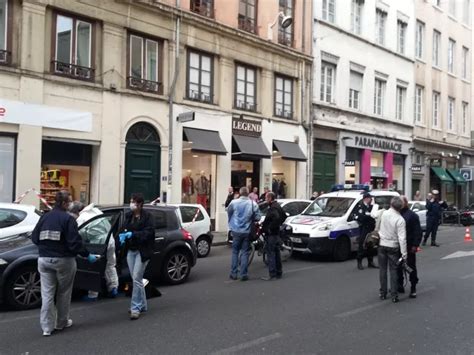 Lyon La Police Recherche Activement Les Deux Braqueurs Du Cours Vitton