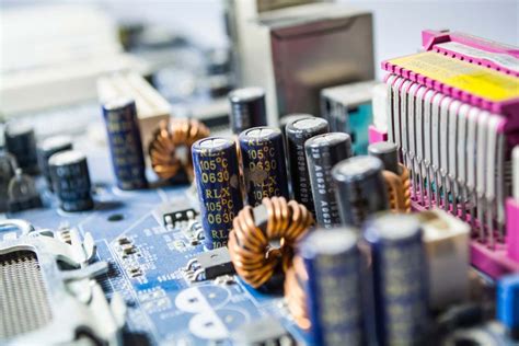 Capacitor on Circuit Board | Types of Capacitors & Replacements