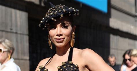 Anitta Causa Revuelo En La Semana De La Moda De París Con Su