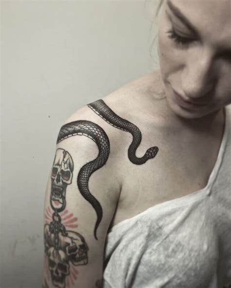 Shoulder Snake Tattoo Hand Tattoos Neue Tattoos Body Art Tattoos